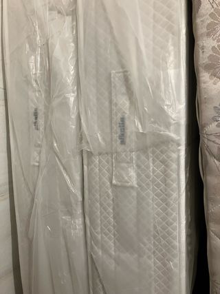 Lote 2 colchones y canapés Pikolin 105