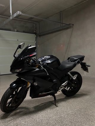 Yamaha YZF R125 Negra