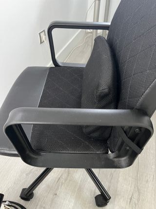 Silla de oficina Ikea con soporte lumbar.