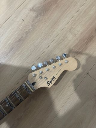 Guitarra Eléctrica Negra Squier