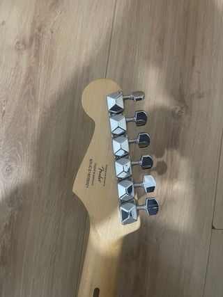 Guitarra Eléctrica Negra Squier