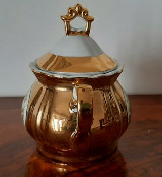 Zuccheriera in porcellana dorata