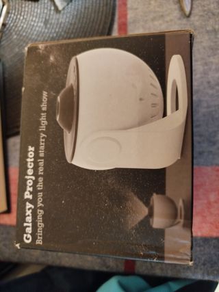 Proyector Galaxia  blanco y negro.