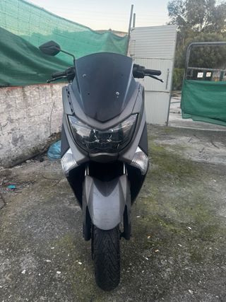 Yamaha NMAX 125 con accidente la vendo entera
