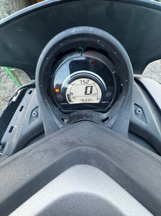 Yamaha NMAX 125 con accidente la vendo entera