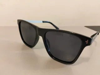 Gafas de sol Hawkers negras y plateadas