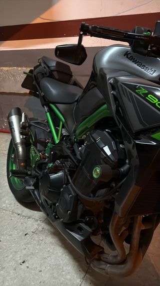 MOTO KAWASAKI Z900 A2 2024