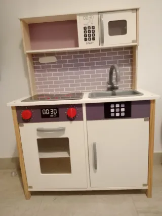 Cocinita de madera