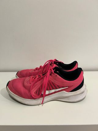 Zapatillas Nike Downshifter Rosa y Blanco