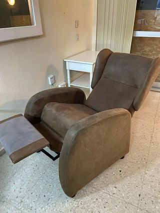 Sillón extensible marrón tela