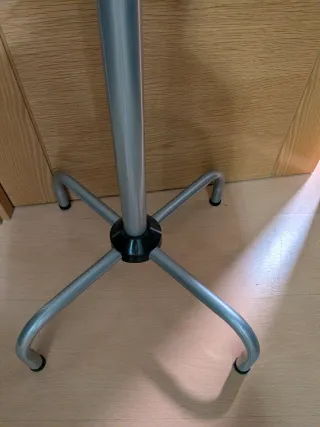 Perchero Metálico Gris 8 Ganchos