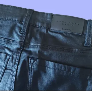 Pantalón Stradivarius Encerado Negro T34