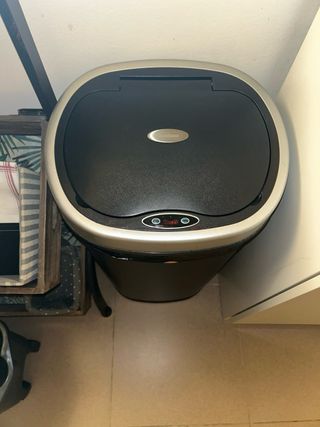 Cubo Basura Automático Negro y Plateado