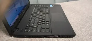 Portátil Asus F551C Negro