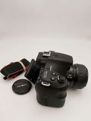 CAMARA DE FOTOS SONY ALPHA A58 + 35-80MM CON CARGADOR