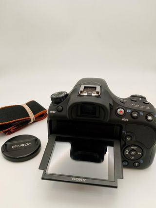 CAMARA DE FOTOS SONY ALPHA A58 + 35-80MM CON CARGADOR