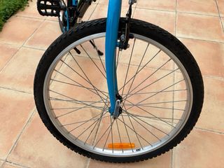 Bicicleta junior negra y azul 24 pulgadas B-Twin