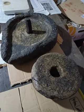 Antiguo Molino de Piedra para Aceite