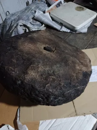 Antiguo Molino de Piedra para Aceite