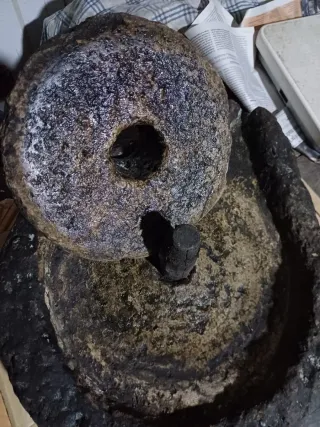 Antiguo Molino de Piedra para Aceite