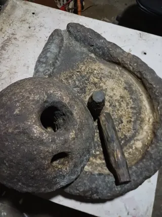 Antiguo Molino de Piedra para Aceite