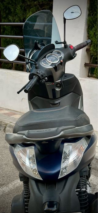 Piaggio Beverly 300 Scooter Negra/Azul
