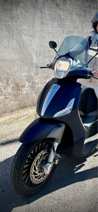 Piaggio Beverly 300 Scooter Negra/Azul
