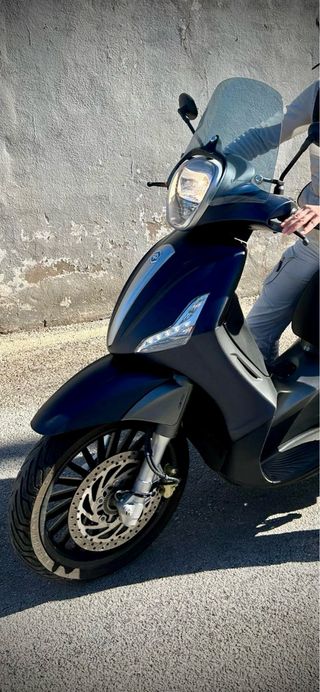 Piaggio Beverly 300 Scooter Negra/Azul
