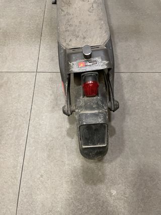 Patinete eléctrico negro