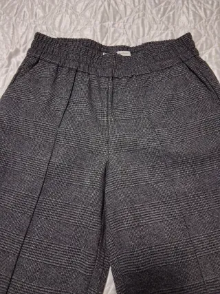 Pantalón de cuadros gris