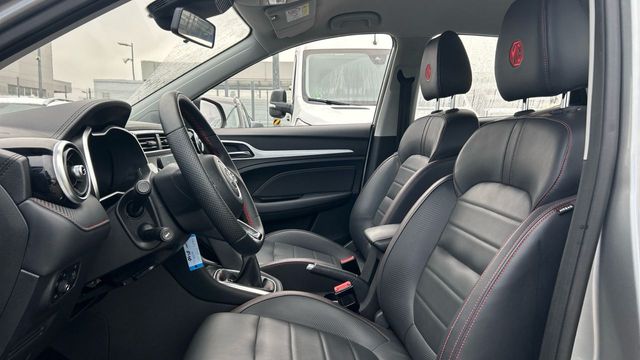 MG ZS 1.5 LUXURY 106 5P