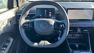 MG MG3 1.5 HEV STANDARD 195 5P