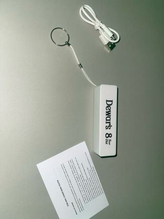 Cargador portátil Dewar's 8  3,00€-4,00€