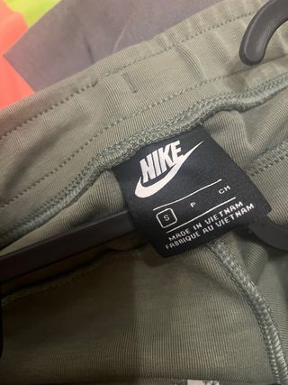 Pantalones Nike Tech Talla S Verde