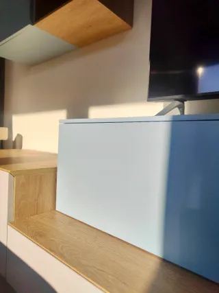 Mobile soggiorno moderno legno beige e azzurro