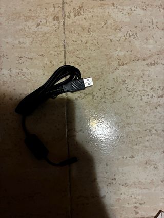 Cámara Pentax X-5 con trípode y funda