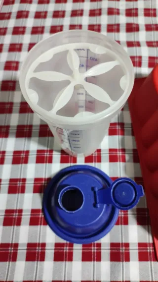 Stampo silicone Tupperware e mixer.