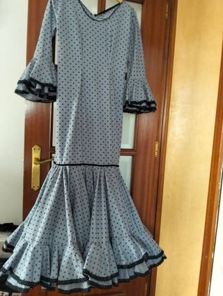 Traje Flamenca gris azulon Lunar Negro Talla 38