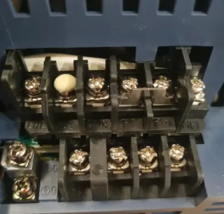 Inverter Fuji Electric FRN0006C2E-7E