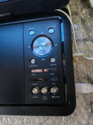 Reproductor DVD Portátil + Altavoces + Pelis