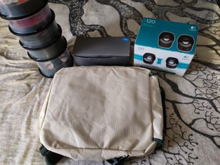 Reproductor DVD Portátil + Altavoces + Pelis