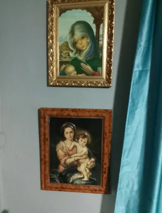 Muñeca clásica con sillón de época