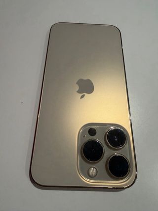 iPhone 13 Pro Oro + MagSafe Charger