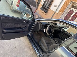 Audi A6 familiar gris