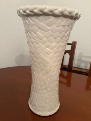 Jarrón de porcelana con girasoles