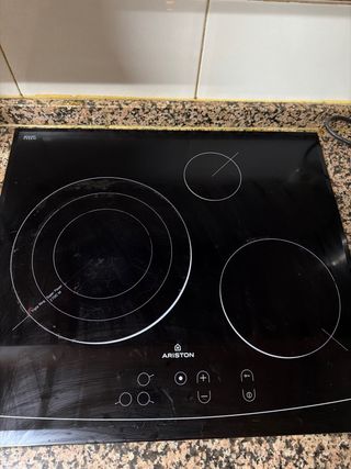 Mueble cocina con electrodomésticos y fregadero