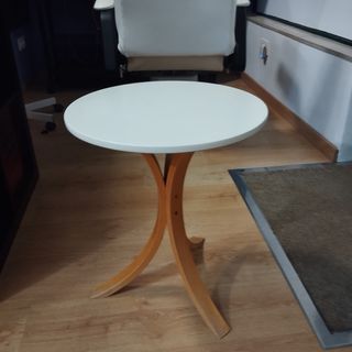 Mesa redonda madera blanca y madera