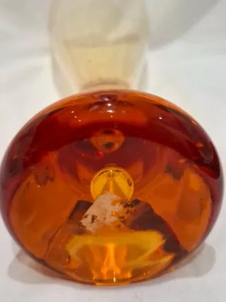 Florero de vidrio soplado ámbar