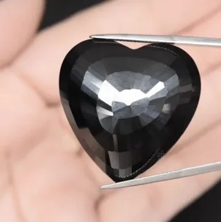 Espinela Negra Corazón