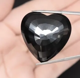 Espinela Negra Corazón